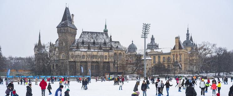 Döbbenetes videó készült a városligeti jégpályáról kora reggel, még senki nem volt a helyszínen