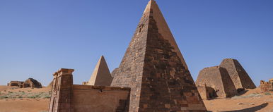 A magyar tudós benézett a királyi nekropolisz alá, 2000 éves idegen üzenet fogadta a piramistemetőben