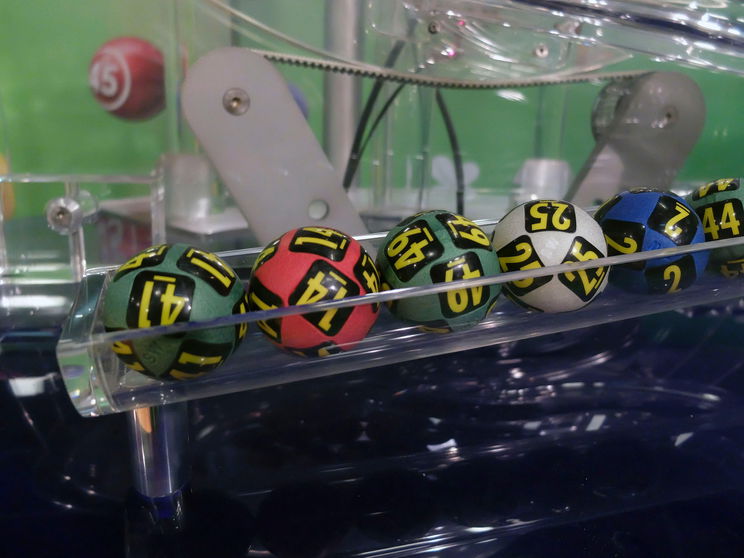 Ötöslottó: több, mint 2 milliárd forintot hozhatott a korai Jézuska annak, aki jól ikszelt