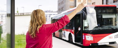 Felfoghatatlan jelenetet élt át a bliccelő fiatal lány a buszon, az ellenőr reakciójától köpni-nyelni nem tudott