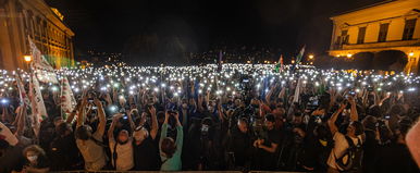 Szívszorító felvétel szivárgott ki a szőlő utcai tüntetésről, semmi kétség, ez az év képe