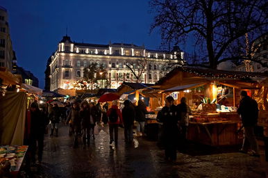 Ragadozó állat tűnt fel a karácsonyi vásárban, a rendőrök azonnal kivonultak