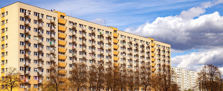 Meghökkentő dolgot tettek egy magyar panelház tetejére, a világ azonnal lesokkolt