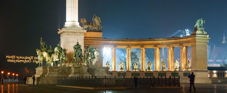 Elvitték a Hősök tere szobrait, döbbenetes melyik magyar településre szállították őket