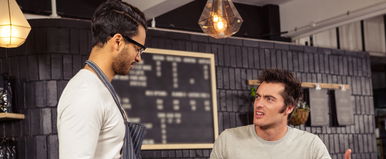 Iszonyatosan megalázta egy vendég az étterem dolgozóját, a főnök reakciójától mindenkinek elállt a szava