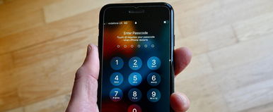 Ha ez be van kapcsolva a telefonodon, figyelnek, így tudod rögtön ellenőrizni