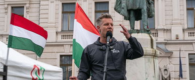 Elszabadult a politikai botrány, a Fidesz frakció szóvivője orvosi esetnek hívta a Tisza Párt elnökét, Magyar Péter súlyos vádakkal indította az évet