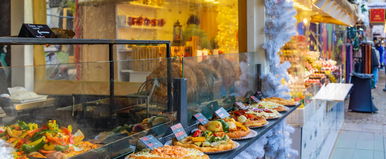 Ettől a magyar ételtől fájdalmas grimaszba rándult az arca a külföldinek, csoda hogy lent tudta tartani