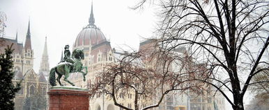 A következő napokban teljesen átalakul az időjárás Magyarország felett, ritkán látott helyzet alakul ki, az egész ország érintett