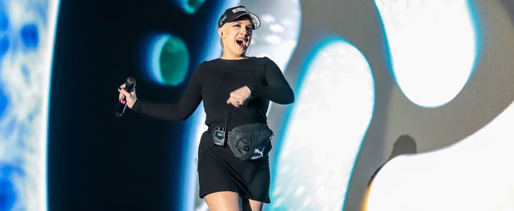 Tóth Gabi megint csinálja a fesztivált, ezt csinálta most a színpadon, kamerák előtt