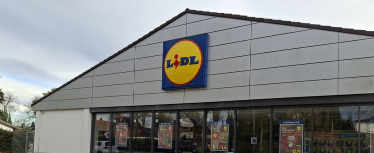 Sokkoló látvány fogadta a vásárlókat egy hazai szupermarketben, ez már mindennek az alja