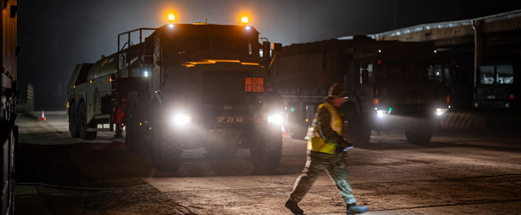 Rendkívüli készültség lépett életbe, az ország felkészült a legrosszabbra, a Honvédség is megszólalt