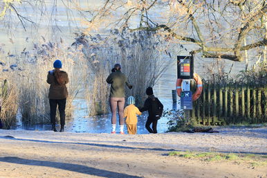 Példátlan jelenetek a népszerű magyar tónál, döbbenetes látvány, teljesen megváltozott az időjárás viszontagságai miatt