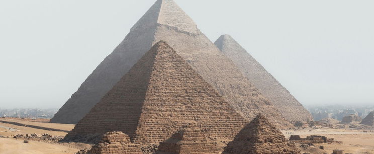 Felmászott a turista a Gízai piramis tetejére, amit ott talált, attól elállt a lélegzete