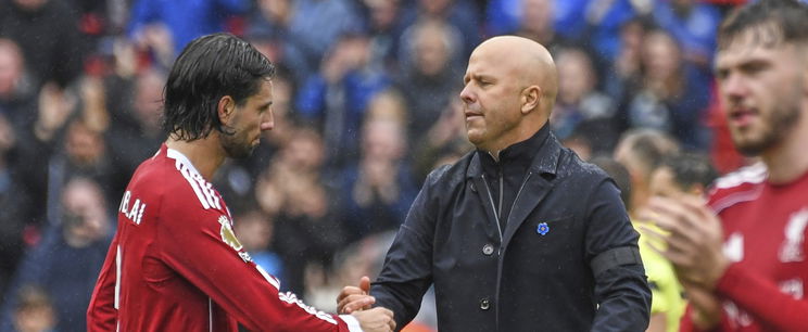 Szoboszlaiék kegyetlen hírt kaptak, a magyar szakértő kimondta, ekkor rúgják ki Arne Slotot a Liverpooltól