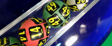 Elvitték a lottófőnyereményt, a nő nem akarja felvenni a pénzt, az indoka teljesen érthető