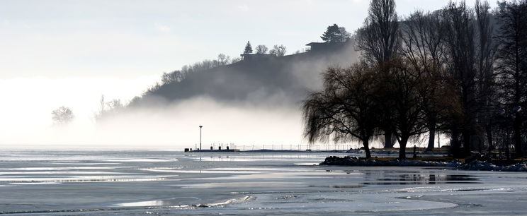 Az égből zúdult alá a Balatonnál, a hatalmas robajra elképesztő sereg lepte el a tihanyi révet, a helyieknek is elállt a szava