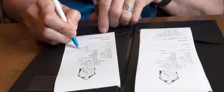 Titokzatos új tételt vettek észre a magyar futárszolgálat blokkján, mindenki azt kérdezi, legális-e egyáltalán?