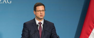 Óriási szópárbaj szakította meg a Kormányinfót, Gulyás Gergely egyetlen mondattal véget vetett neki, itt a videó, így zárta a választ a politikus