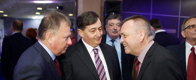 Kiszivárgott az üzenet, amivel a bank megrohamozta a kismamákat, Mészáros Lőrinc birodalmába terelik a magyar családokat?