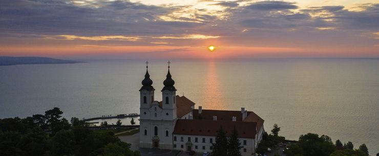 Leleplezték a Balaton titkos orosz kapcsolatát, brutális építmény fekszik a Tihanyi-félsziget alatt