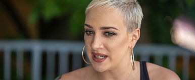 Ettől jött zavarba Tóth Gabi a Fidesz-kongresszuson, vallott az énekesnő, remegett a lába