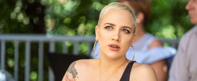 Kikockázták a felvételt, Tóth Gabi éneklése közben beadtak egy oda nem illő képet a Fidesz-kongresszuson