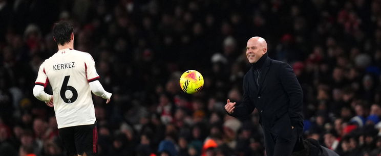 Szoboszlai edzője egyetlen szóval reagált, a közmédia magyar riportere kiakasztotta Arne Slotot 