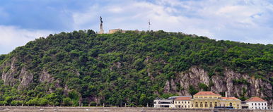 Hatalmas idegen szerkezet fekszik a Gellért-hegy alatt, egy építész fedte fel a szörnyű titkot