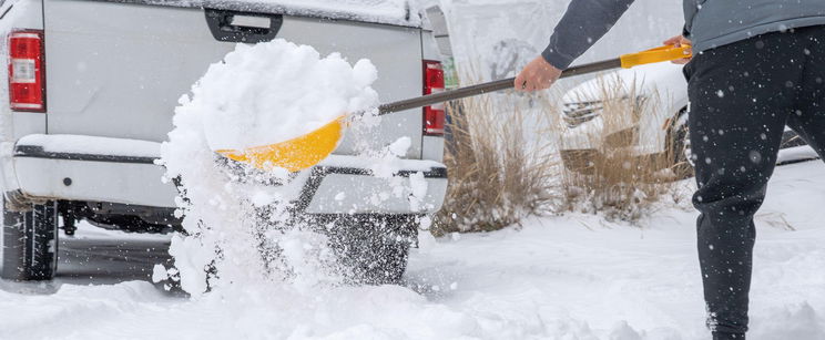 Teherautókkal hordják a havat Magyarországon, döbbenet hova viszik