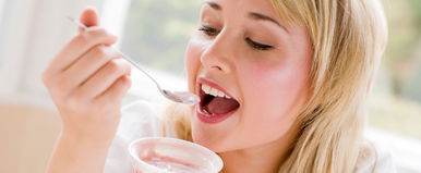 Beleevett a magyar nő a joghurtba, totális őrület vette kezdetét, amit benne talált, attól kis híján rendőrségi ügy lett