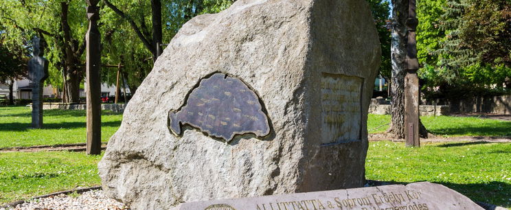 Már öt éve érvénytelen a trianoni békeszerződés? Itt vannak a legfontosabb tények a legendáról