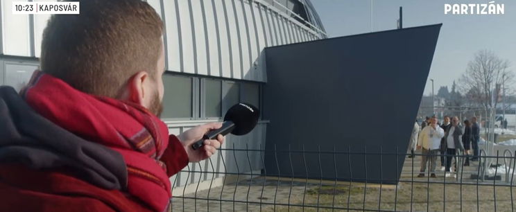 A DPK gyűlés előtt rendkívüli ami megszakította az élő adást, példátlan a közvetítések történetében