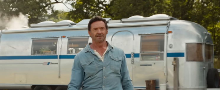 Májusban tömve lesznek a mozik, katarktikus durranás érkezik, szétröhögöd magad Hugh Jackman új krimi-vígjátékán