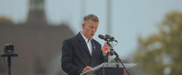 Magyar Péter megmutatta a csapot, amiből ömleni fog a pénz, ebből lesznek a rekordbérek