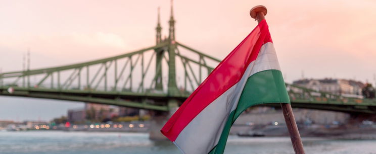 Vérlázító támadás hazánk ellen, ez a figura porig alázta nemzetünk büszkeségeit, a románok se maradtak ki belőle