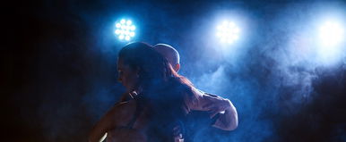 A budapesti éjszaka legdurvább terápiája, miért sírják el magukat a nők egyetlen tánc után, és mit rontanak el a férfiak a hálószobán kívül?