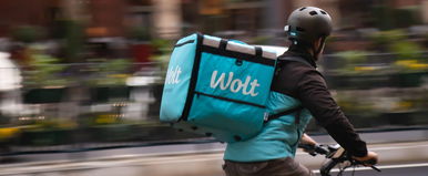 Ennyit keresnek valójában az ételfutárok, brutális összegre tehetsz szert egy hét alatt, ettől nem fogsz magadhoz térni