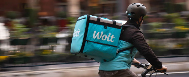 Ennyit keresnek valójában az ételfutárok, brutális összegre tehetsz szert egy hét alatt, ettől nem fogsz magadhoz térni