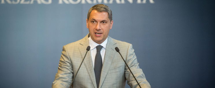 Nagy Feró megható gesztust tett Lázár Jánosnak, ilyen ajándékot még sosem kapott a miniszter