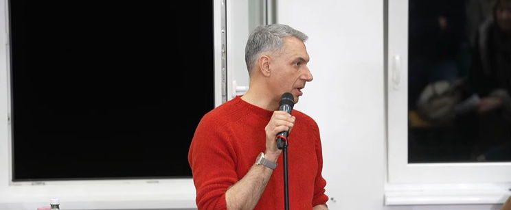 Elvették Lázár János mikrofonját élő adásban, ilyen döbbenetes arckifejezést még nem láttunk a minisztertől