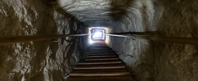 100 órát töltött az egyiptomi piramis fogságában, és a végén olyat látott, amitől megállt benne az ütő, felfoghatatlan jelentése van