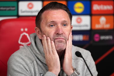 A köztévé kameráin kívül a Fradi-Újpest csúcsrangadó iszonyatos fordulatot vett, az élő adás menetét is megszakították a kőkemény szavak