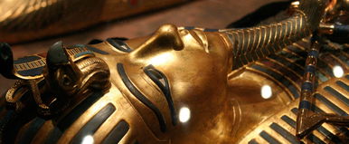 3300 éves titokra derült fény, Tutanhamon olyasmit hordott a lábán, amitől az ellenségeinek még a sírban is megállt az ereiben a vér