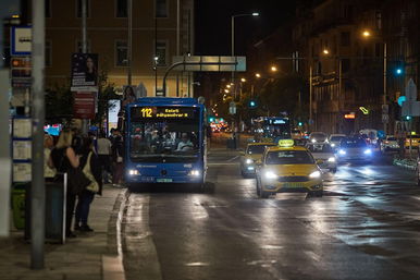 Belekötöttek a budapesti buszsofőrbe, könnyezve sírás lett a vége