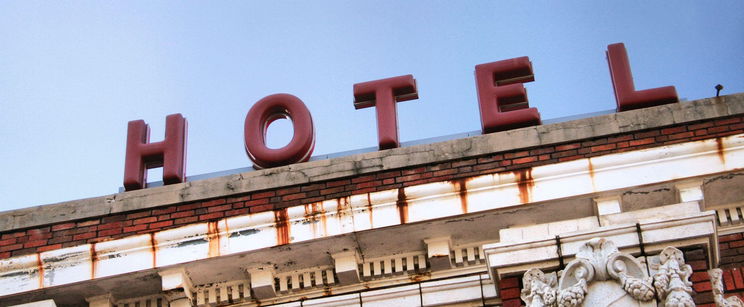 Felbontatlan levél lapult egy elhagyatott budapesti hotelben, olyan dolgot talált benne egy urbexes, amitől elakadt a lélegzete