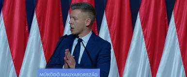 Magyar Péter üzent Orbán Viktornak, 3 szót mondott, amitől tapsvihar lett a teremben