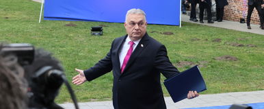 Bejutottak Orbán Viktor évértékelőjének titkos szobájába, nem akárkik tűnnek fel a videón