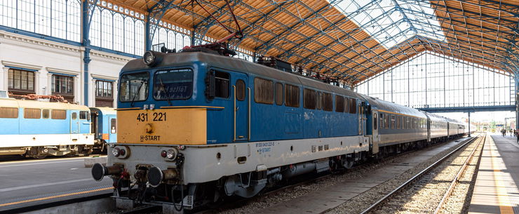 Humorista tiporta sárba a MÁV hírnevét, megalázó videón a különbség a német és ausztriai vonatokkal szemben