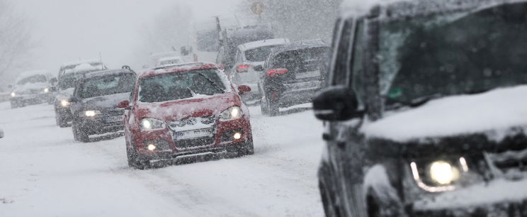 Elzárt települések, járhatatlan utak, áramkimaradások, mutatjuk, hogy hol esett el teljesen Magyarország a hókáosz miatt